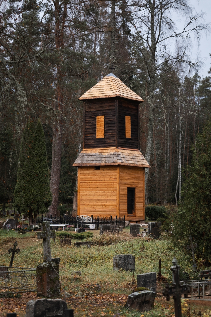 Kanepi-Ala kalmistu kellatorn. Foto: Taavi Prints