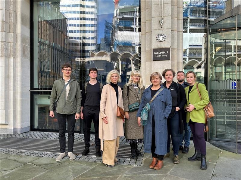 London grupiga.jpg